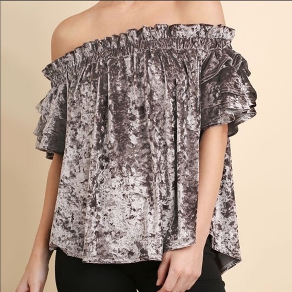 NWT OFF SHOULDER CRUSHED VELVET TOP - Picture 2 of 3